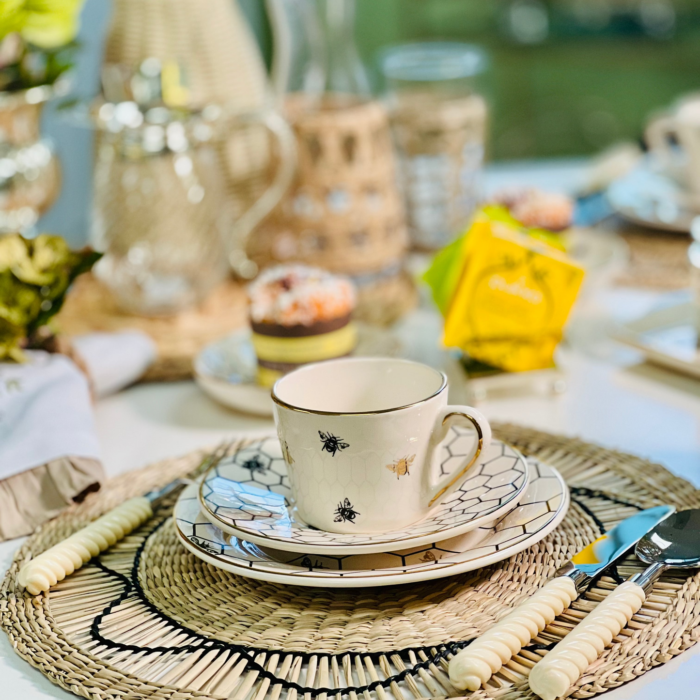 Luiz Salvador HoneyComb Tea Cup and Saucer