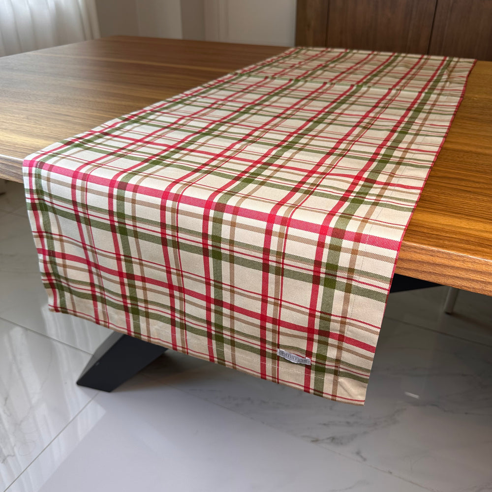 Red/Green Beige Plaid Table Runner